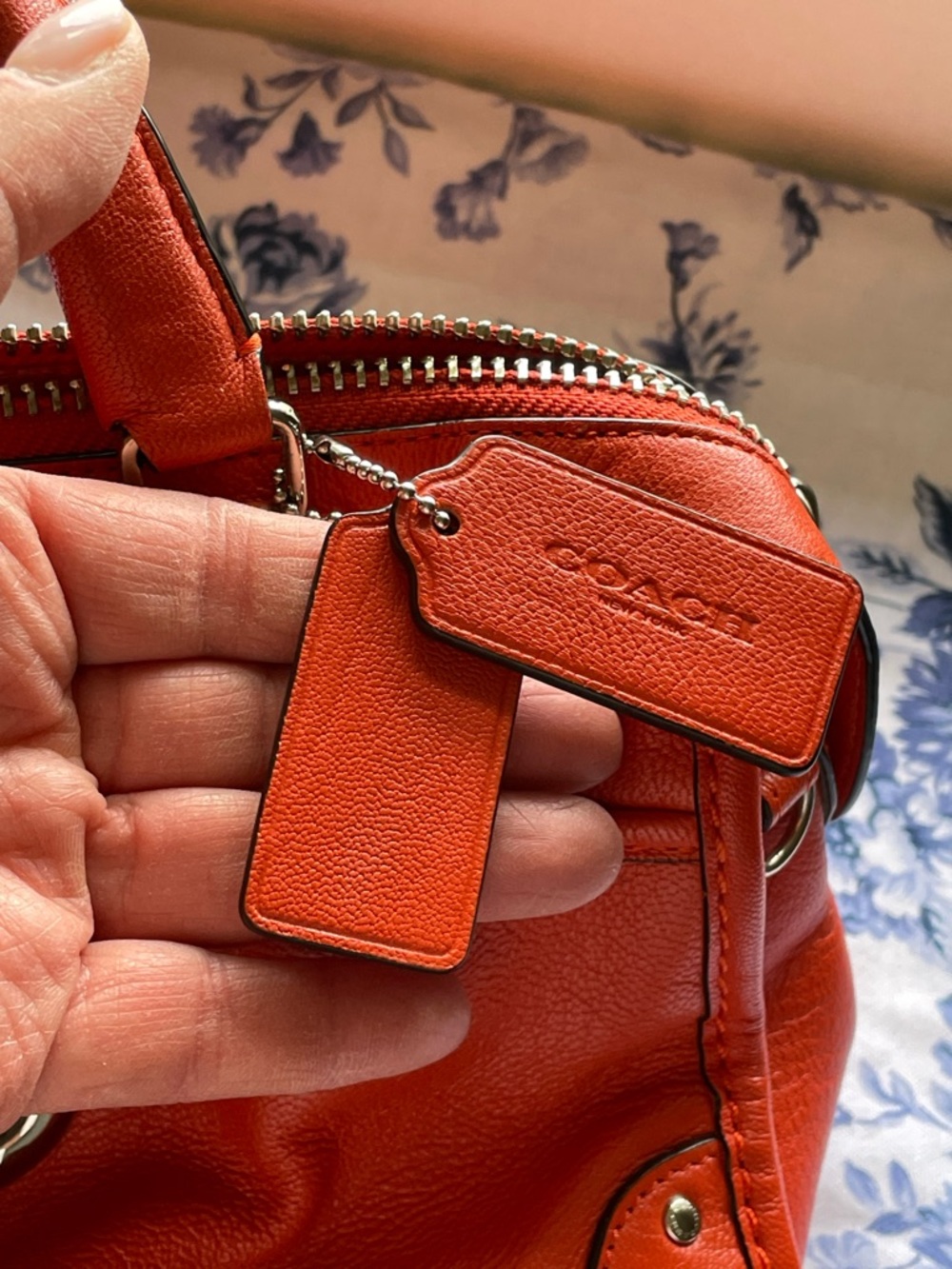 COACH RHYDER 24 IN VERMILLION LEATHER-PERFECT COLOR FOR SPRING/SUMMER. - Picture 7 of 16